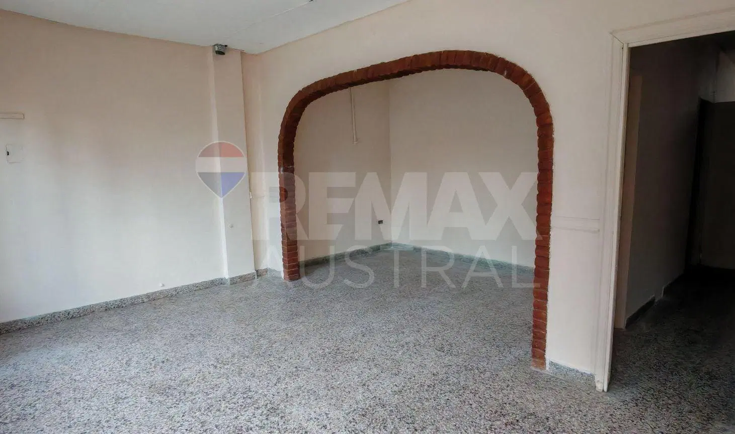 Local comercial con departamento 4