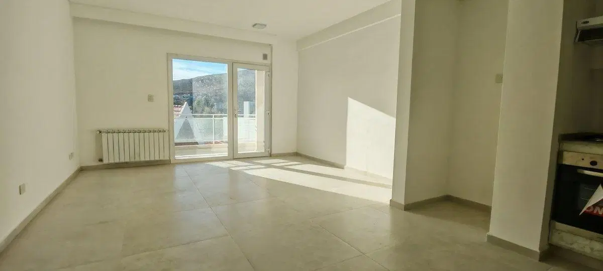 Monoambiente con balcón, parrilla y cochera 4