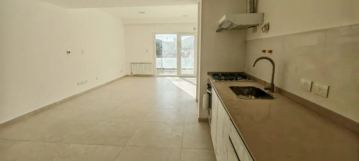 Monoambiente con balcón, parrilla y cochera 5