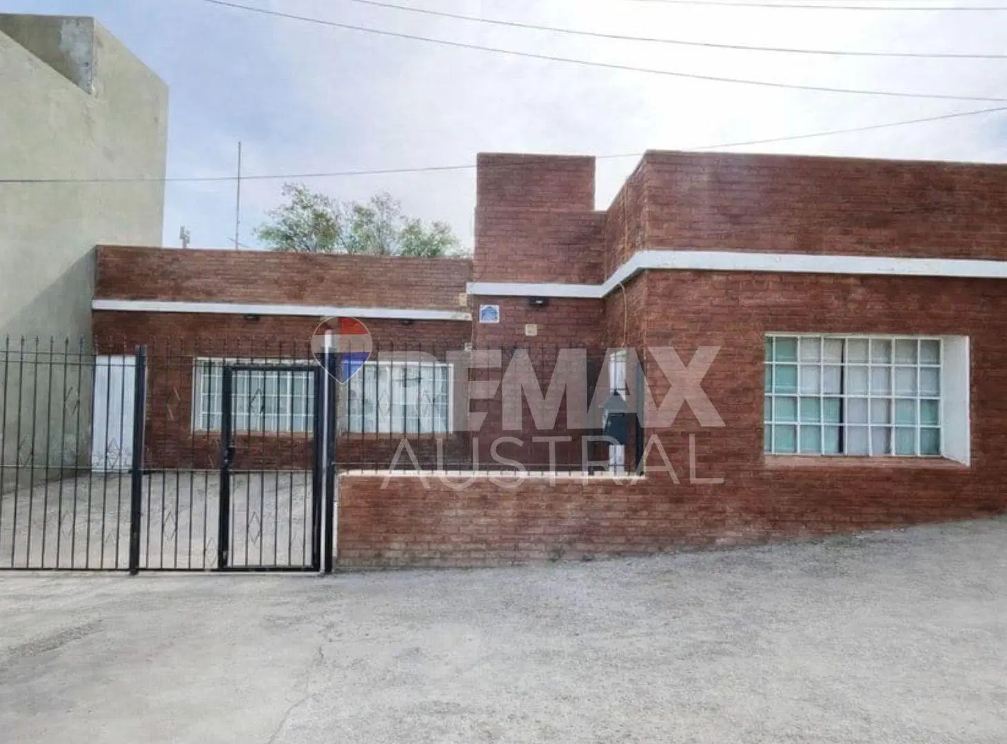 CASA CUATRO DORMITORIOS- B° CENTRO 2