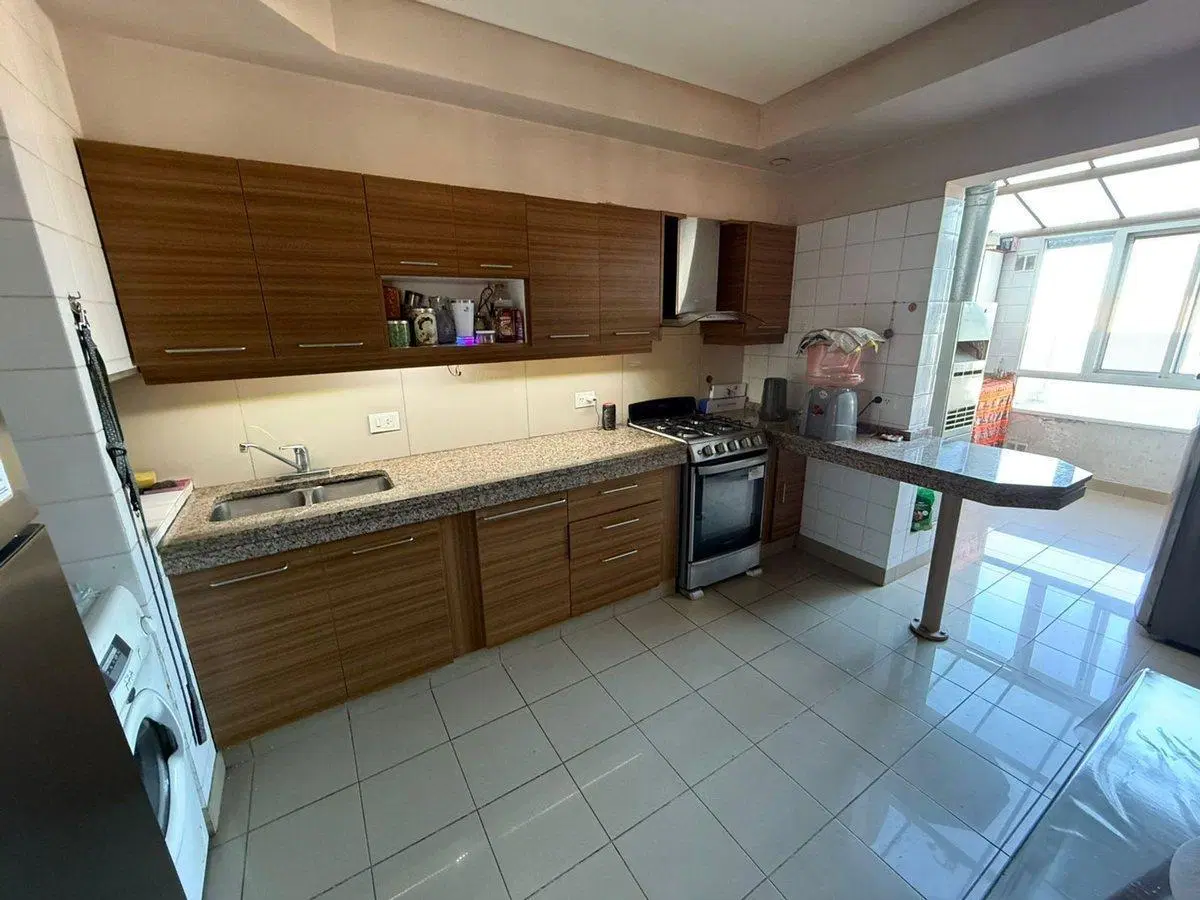 DEPARTAMENTO + OFICINA EN PLANTA BAJA+ QUINCHO 5