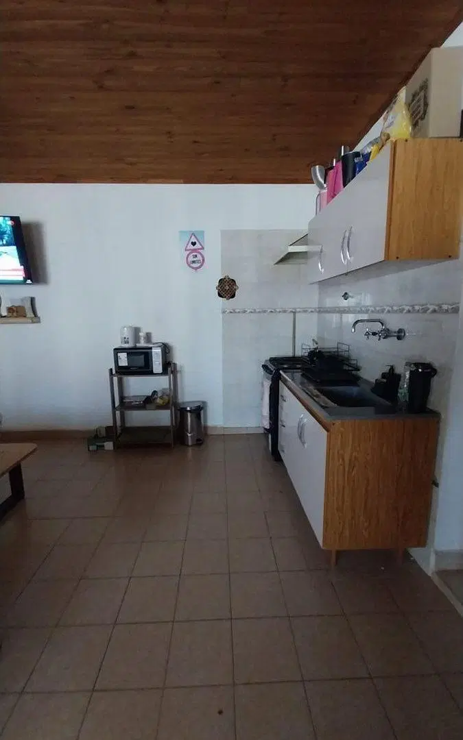 CASA + 2 DEPARTAMENTOS OPCION LOCAL COMERCIAL 4