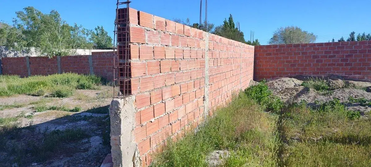 TERRENO EN LOS 3 PINOS CON PLATEA DE 100MTS2 3