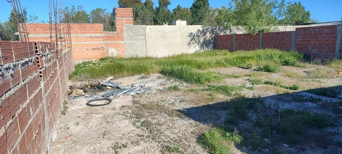 TERRENO EN LOS 3 PINOS CON PLATEA DE 100MTS2 5