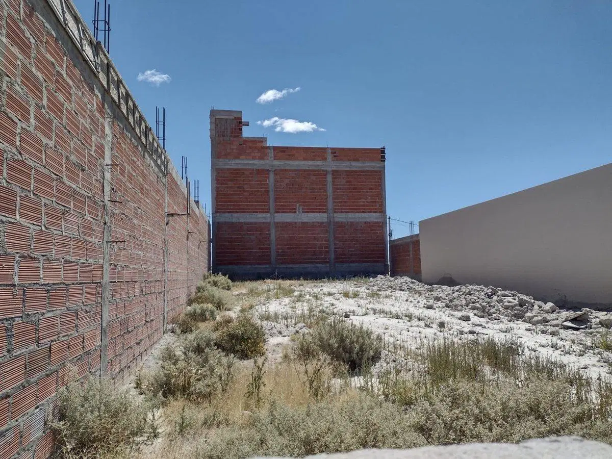 TERRENO DE 250m2 SOBRE RUTA 1, ENTRE KM5 Y KM8 2