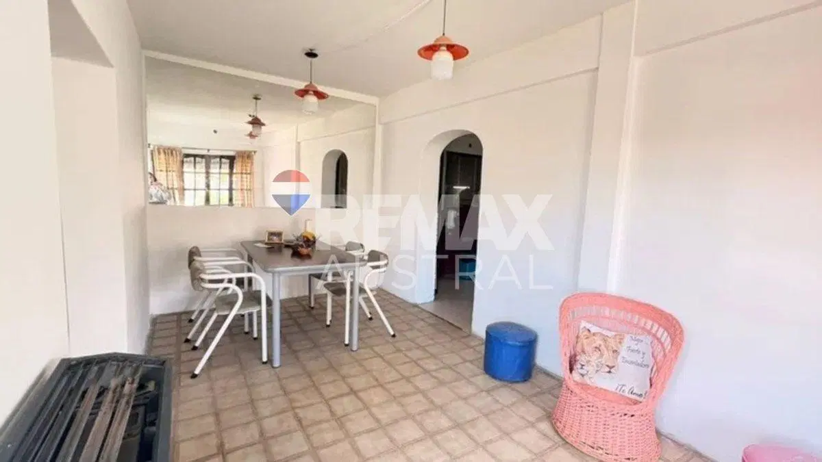 Casa tres dormitorios Avenida Polonia 5