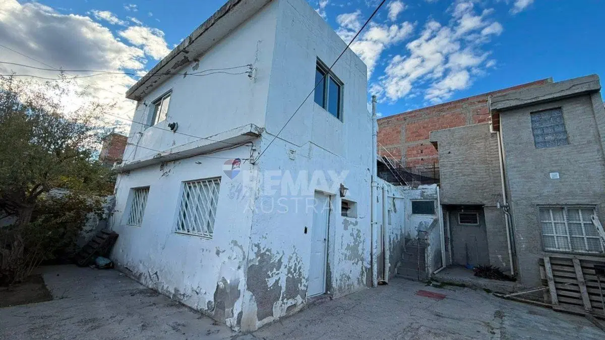 Casa con 2 departamentos 2
