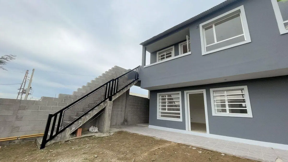 4 Deptos, Venta. B° Tres Pinos  Giraudo 806 5