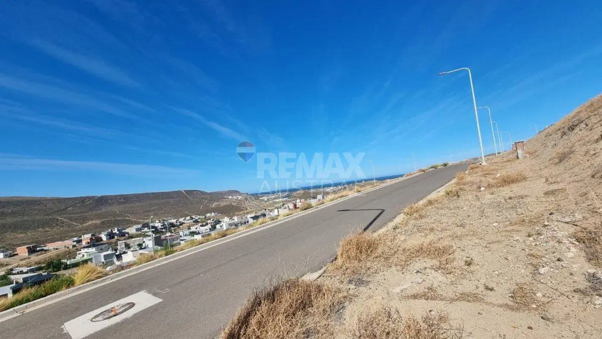 TERRENO EN LA COLINA 2