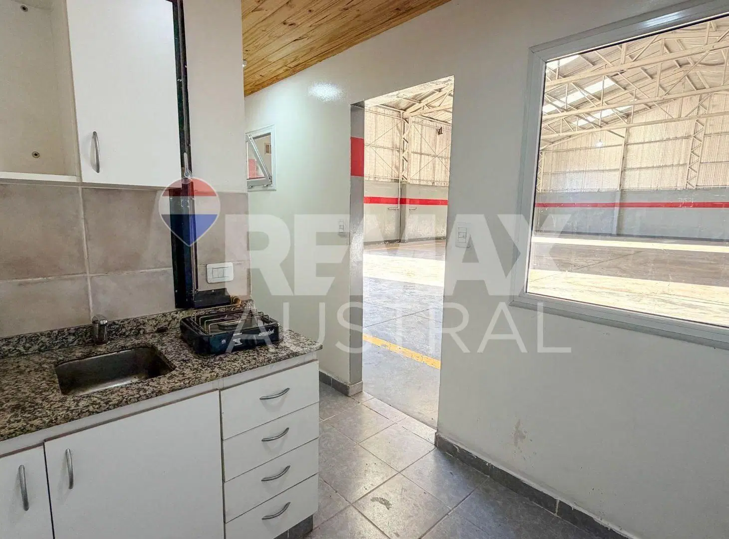 BASE GALPON EN Bº INDUSTRIAL 3