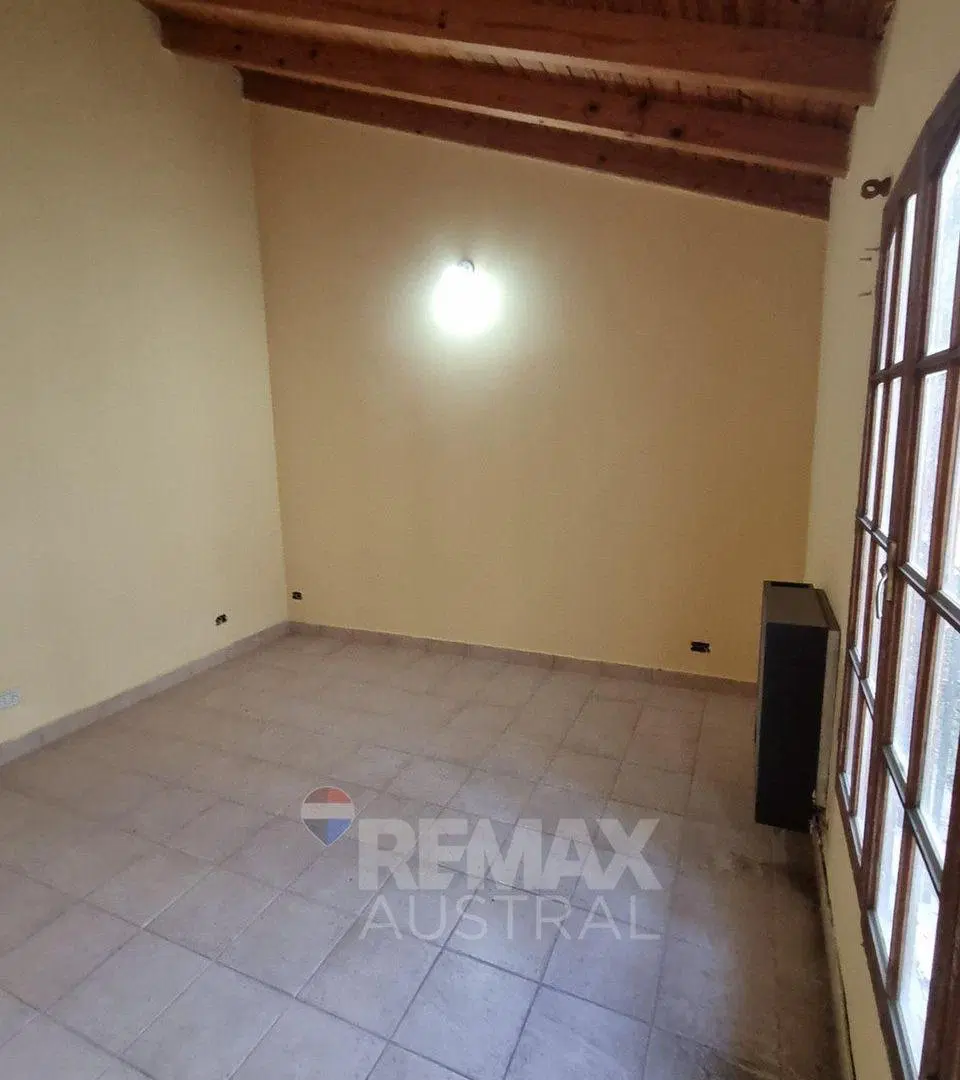 CASA MAS LOCAL COMERCIAL Y DEPOSITO 4