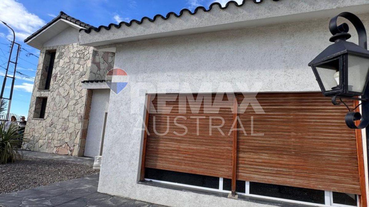 CASA 5 DORMITORIOS CALETA OLIVIA COSTANERA