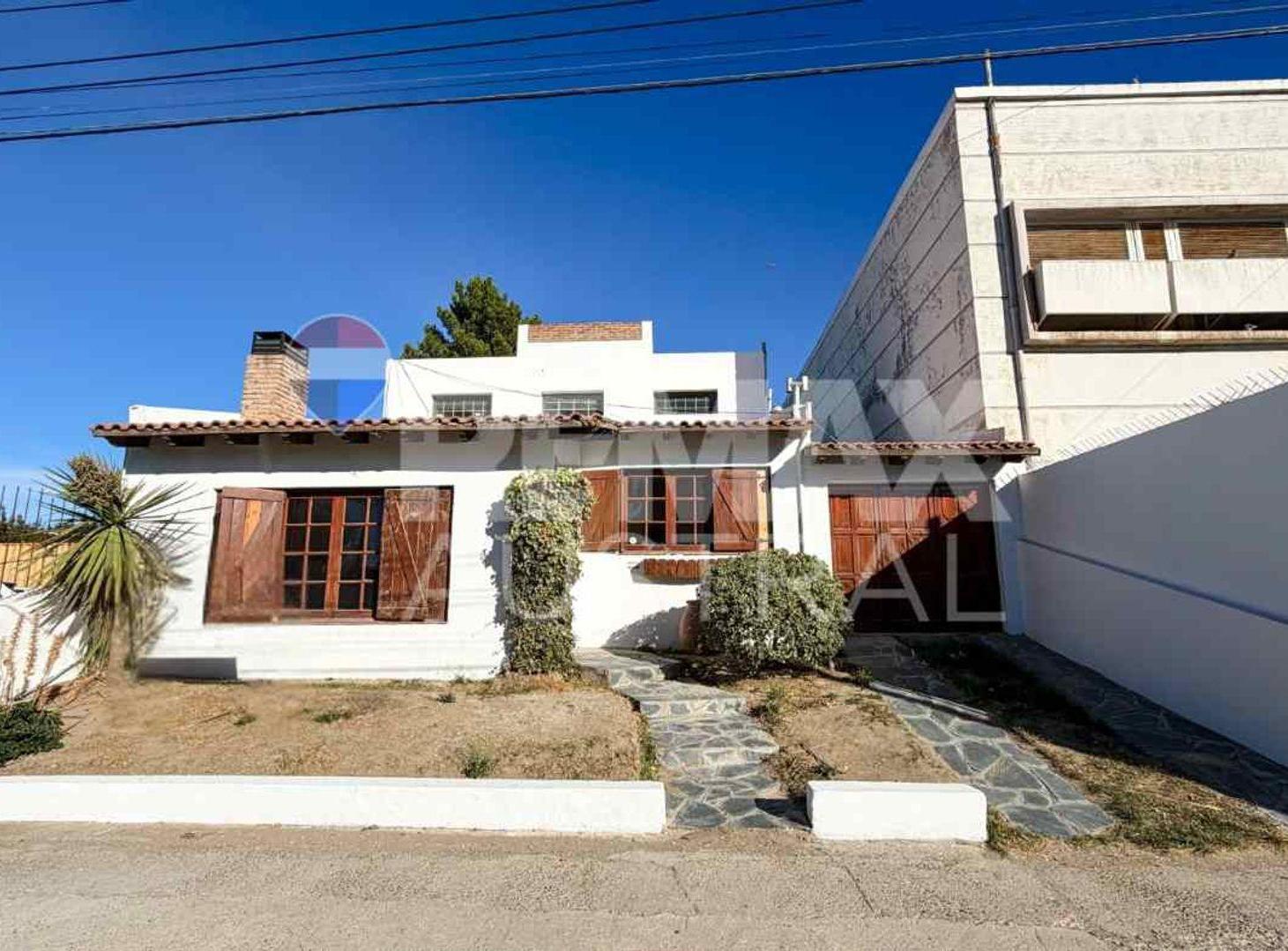CASA de 3 DORMITORIOS BARRIO PUEYRREDÓN