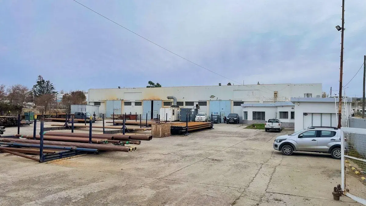 VENTA BASE CON GALPON Bº INDUSTRIAL SOBRE RUTA 3 3