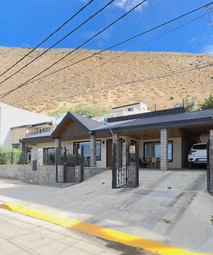 CASA SOBRE COSTANERA DE RADA TILLY