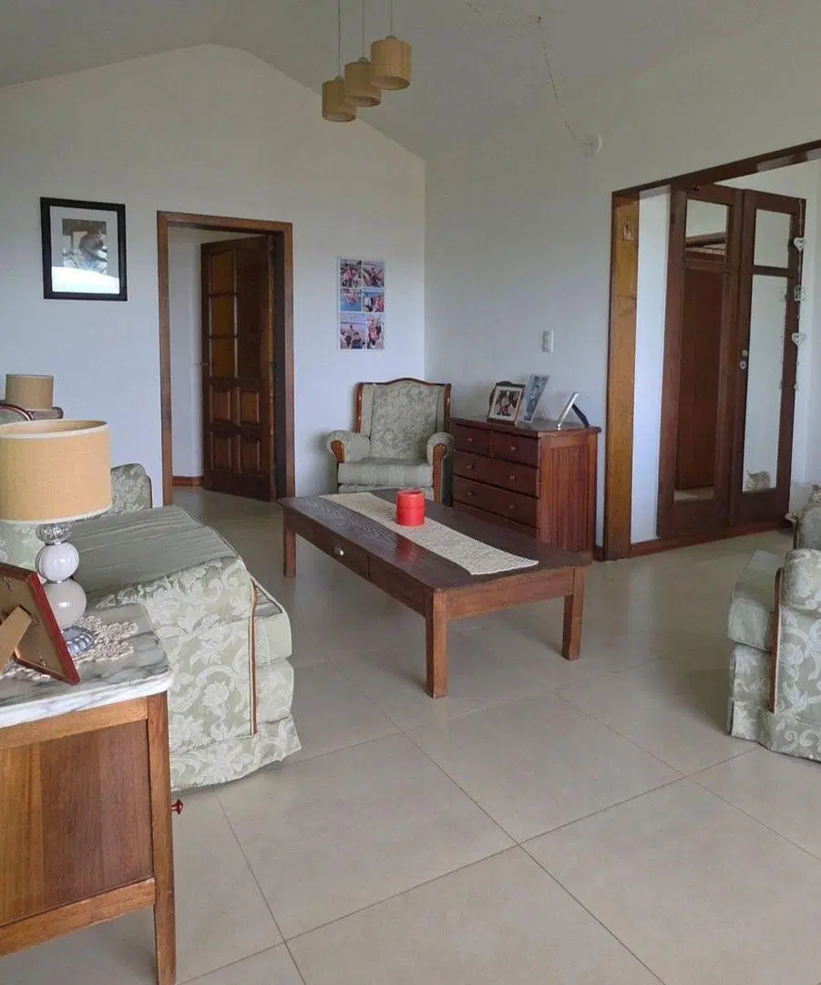 CASA SOBRE COSTANERA DE RADA TILLY 3