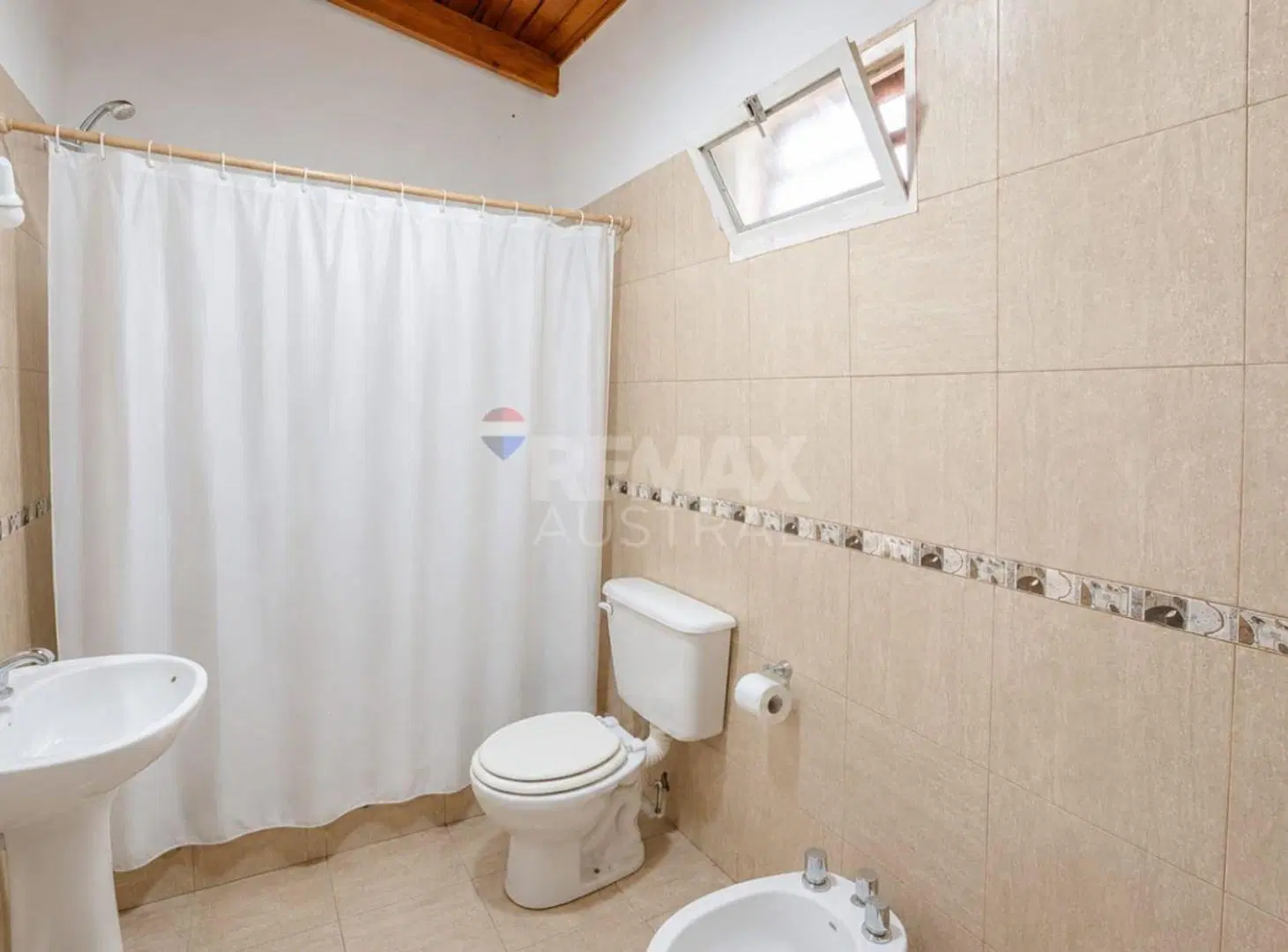 ALQUILER CASA 1 DORM -GARAGE- HOSPITAL MILITAR 5