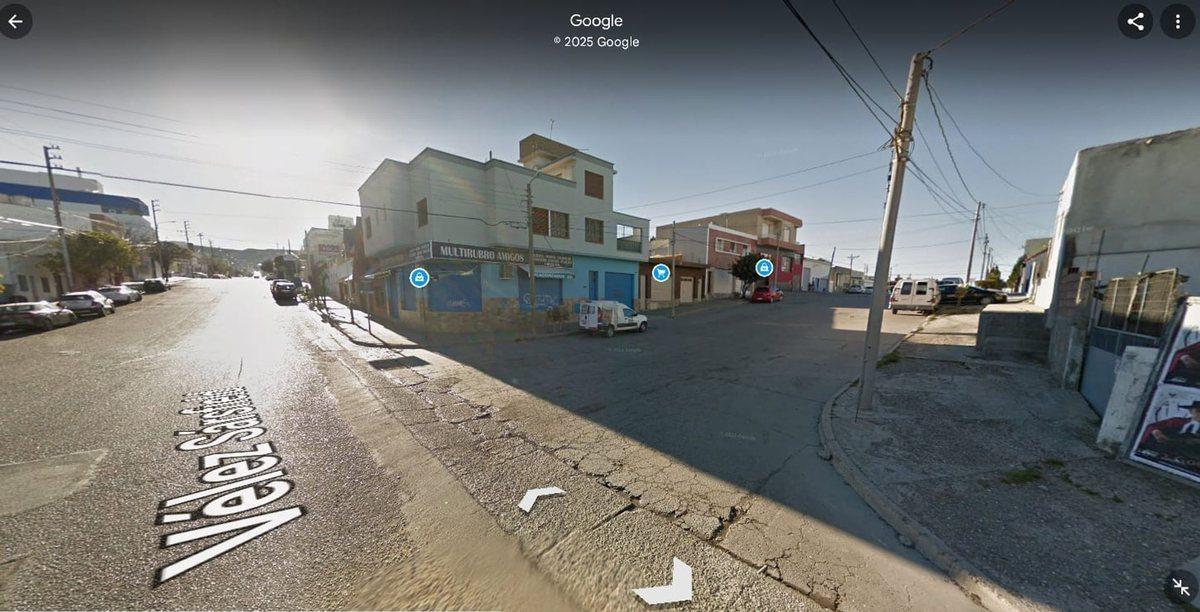 LOCAL EN ESQUINA EN EXCELENTE UBICACION - CENTRO