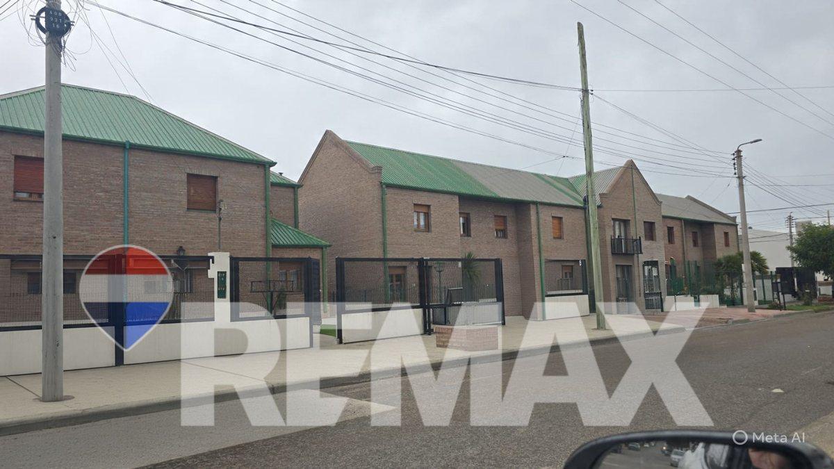 DUPLEX en Barrio Roca