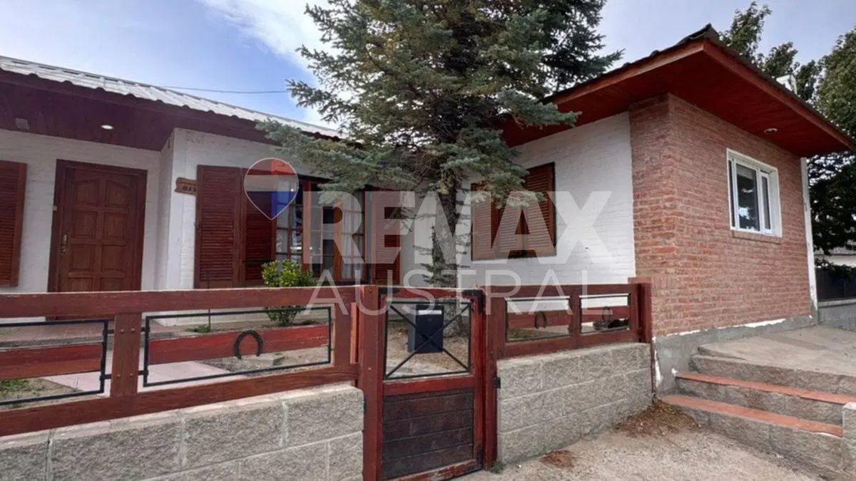 CASA EN RADA TILLY 3 DORMITORIOS Y QUINCHO 2