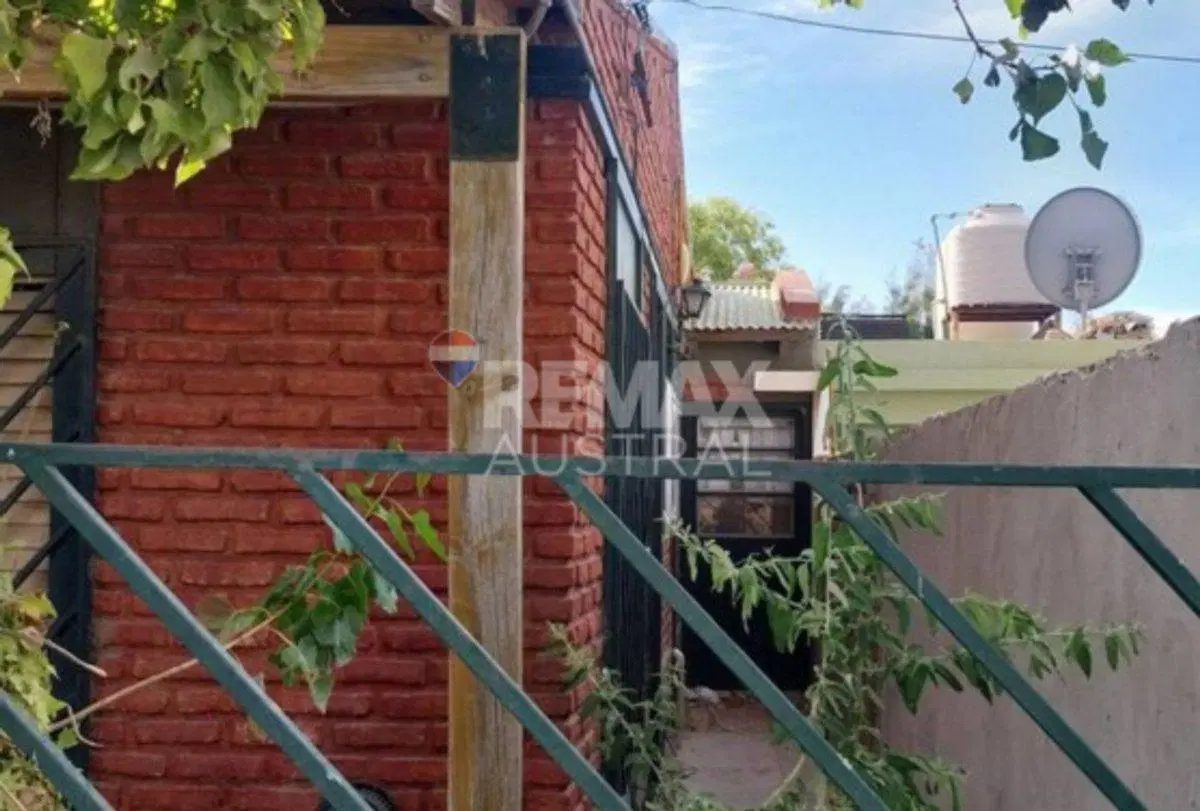 CASA 3 DORMITORIOS KM8 5