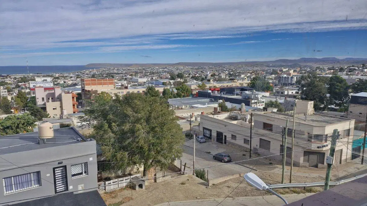 CASA 3 DORMITORIOS Y 2 BAÑOS - JORGE NEWBERY 5