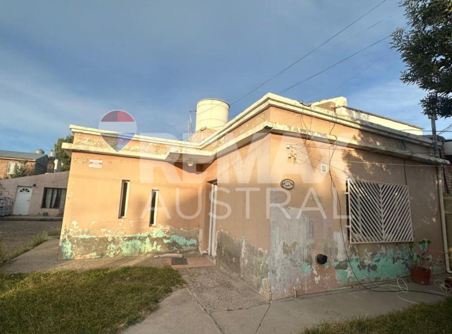 LOTE CON CASA A REFACCIONAR BARRIO PUEYRREDON
