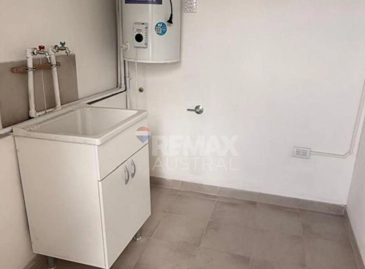Alquiler casa 1 dormitorio, Barrio Pueyrredon 3
