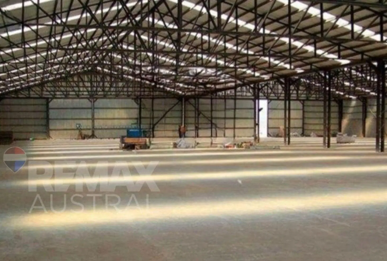 PREDIO 6.000 m2 CUB.  20.000 m2 TERRENO C.OLIVIA 4
