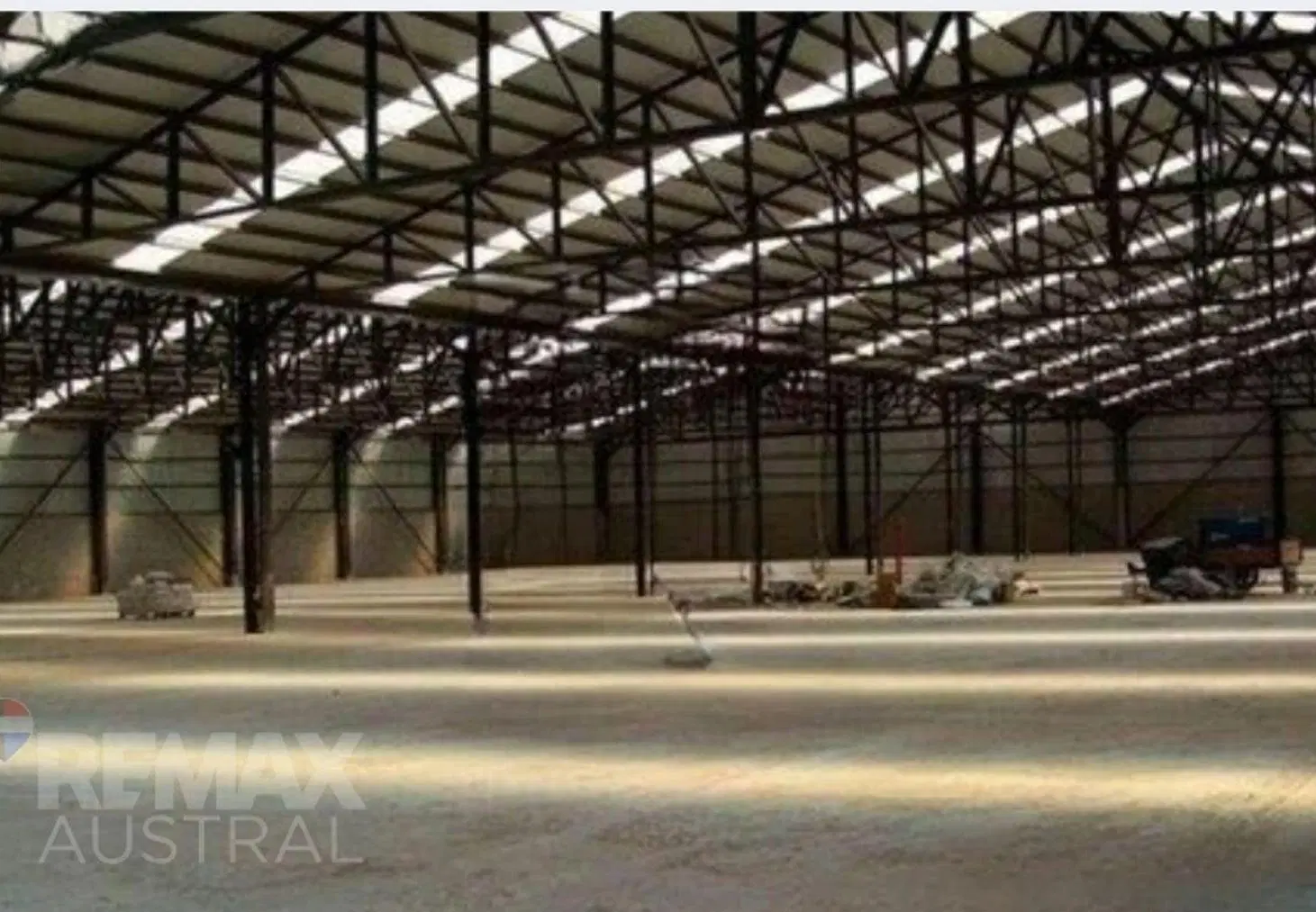 PREDIO 6.000 m2 CUB.  20.000 m2 TERRENO C.OLIVIA 2