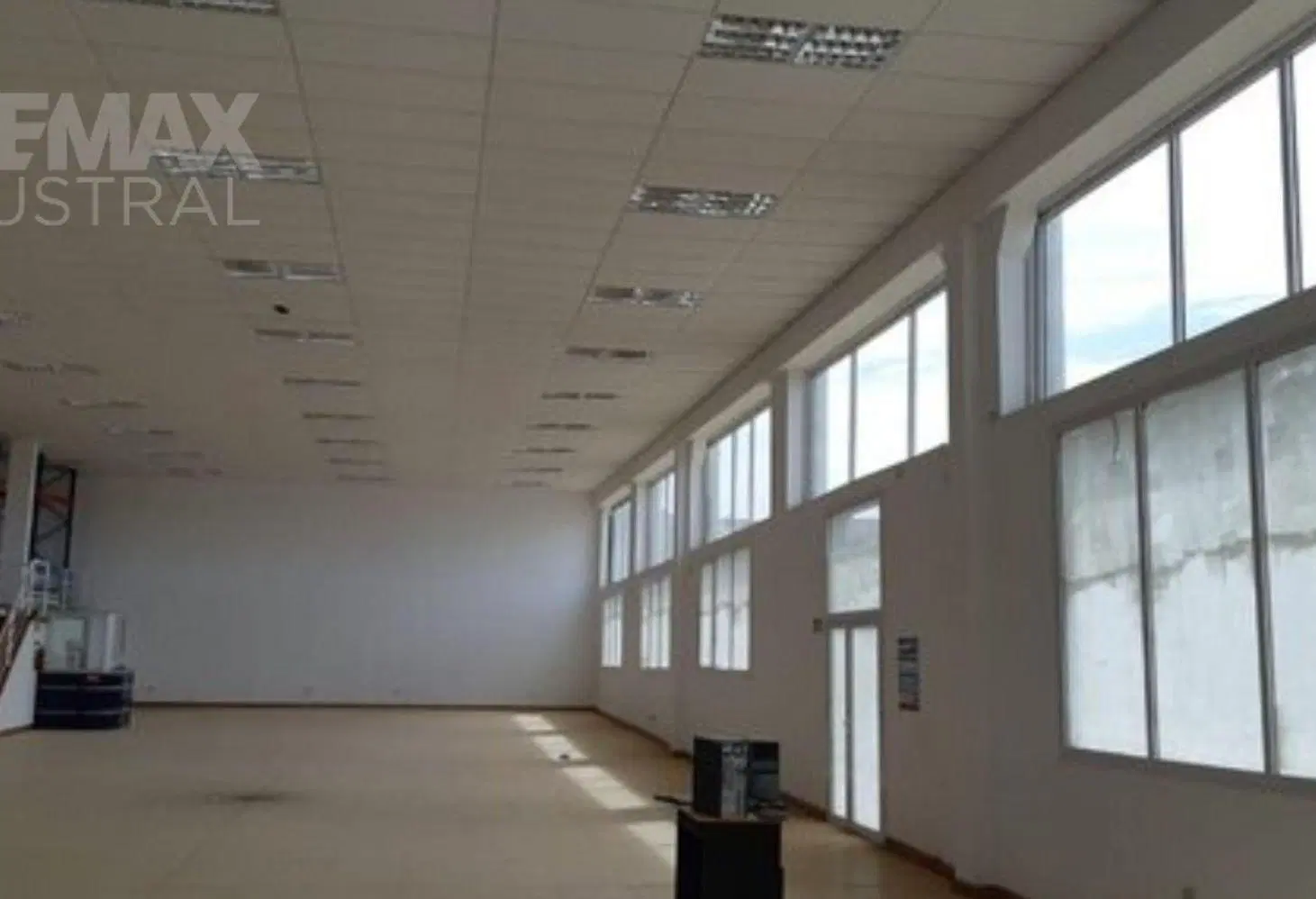 PREDIO 6.000 m2 CUB.  20.000 m2 TERRENO C.OLIVIA 5