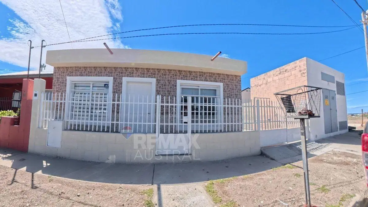 Casa Familiar con Quincho - Zona Norte 4