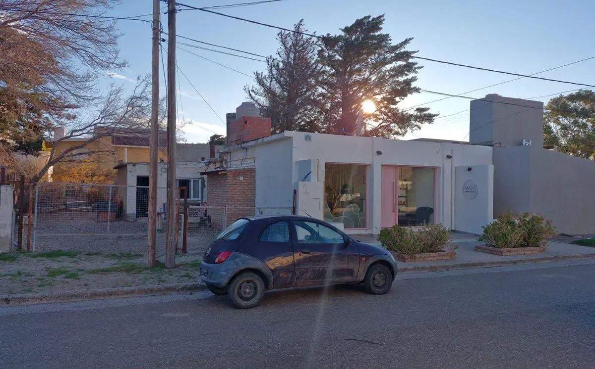PH EN VENTA A 1 CUADRA DE LA PLAYA - RADA TILLY 3