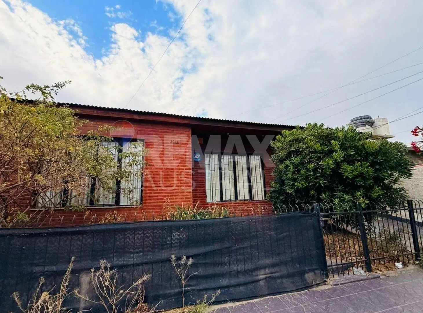 CASA 3 DORMITORIOS BARRIO PUEYRREDON 4