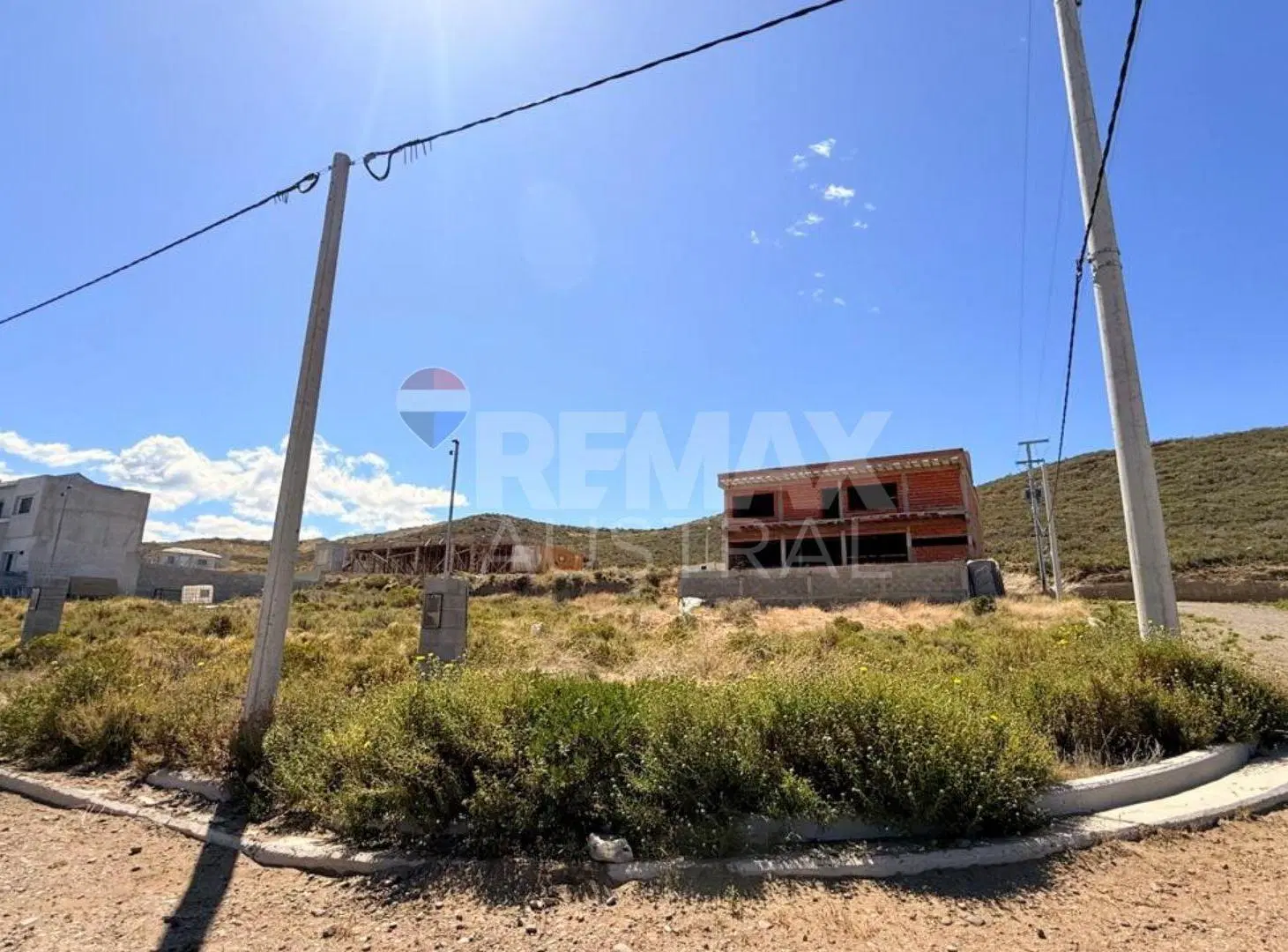 LOTE EN BARRIO CERRADO 3