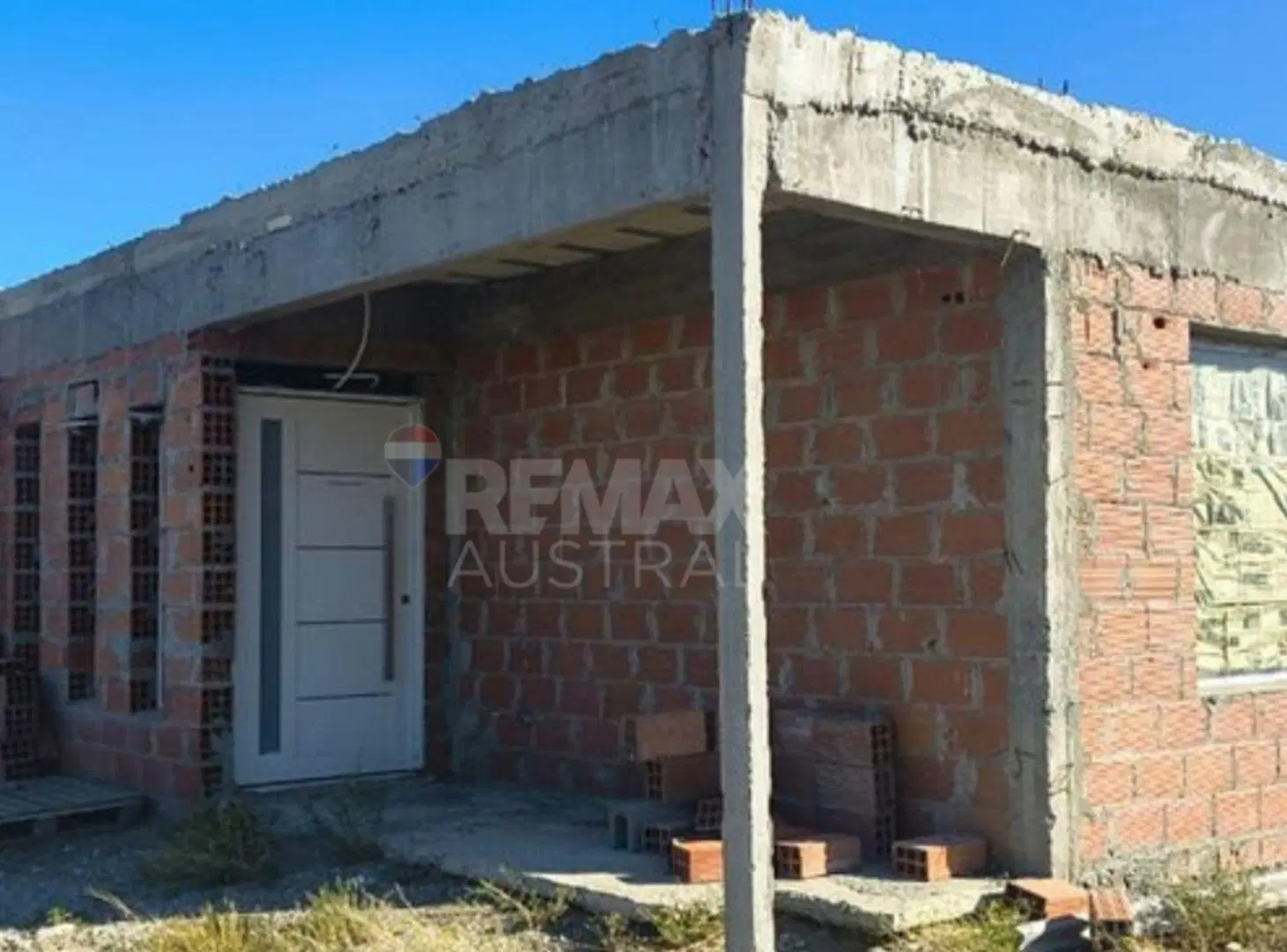 CASA A TERMINAR BELLA VISTA OESTE 3