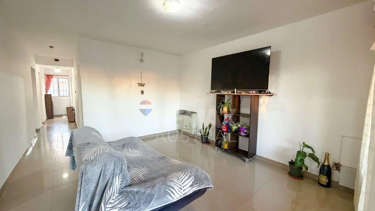 VENTA CASA 3 DORMITORIOS, QUINCHO, GARAGE Y PATIO 5