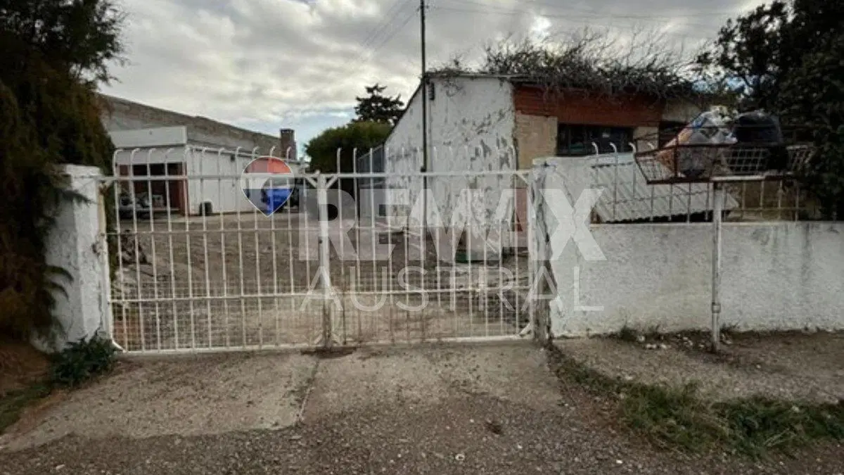 GALPÓN OFICINA Y CASA EN GRAN TERRENO 3