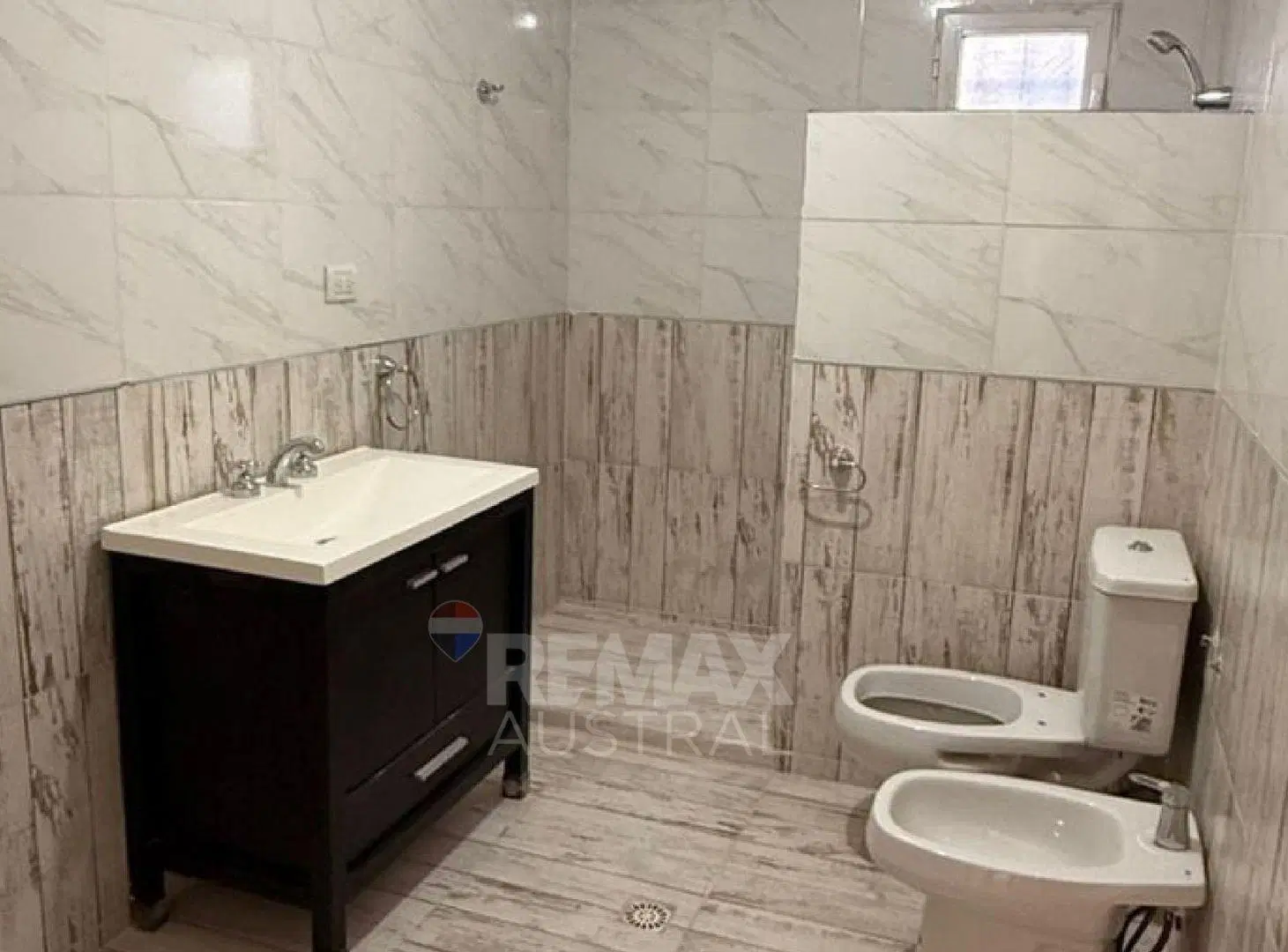 ALQUILER, CASA 3 DORMIS, BARRIO LOS BRETES 5