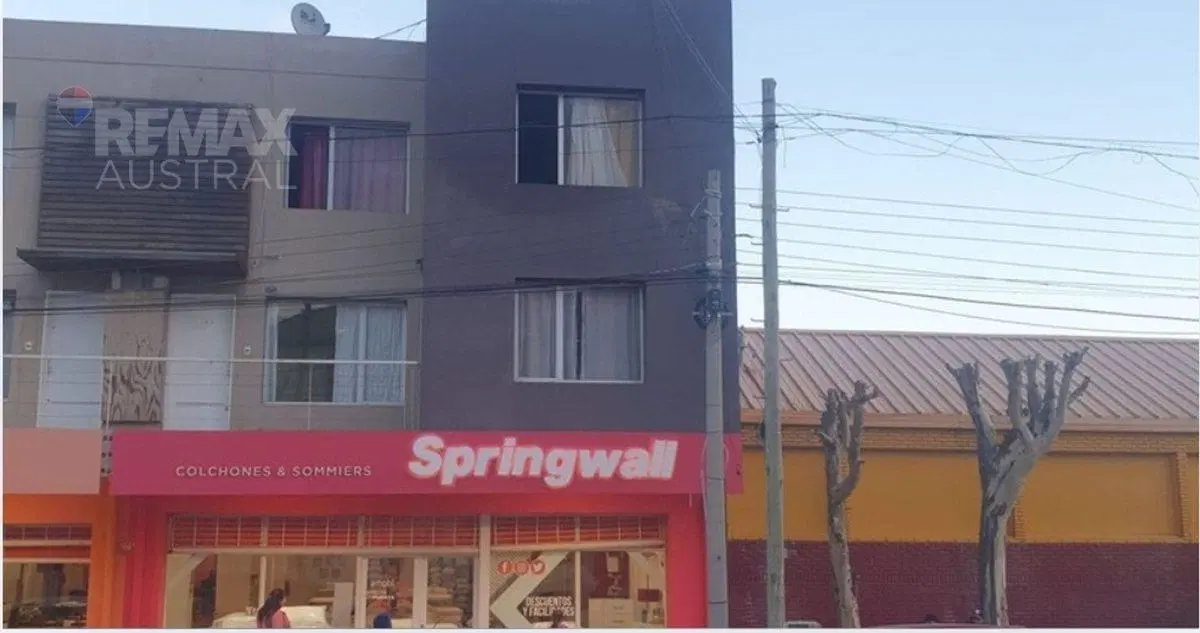 DEPTO 110 M2 CUBIERTOS AVDA. RIVADAVIA Y PATIO 2