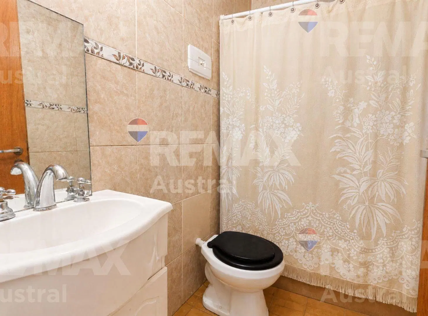 CASA DE 3 DORMITORIOS EN VENTA EN RADA TILLY 5