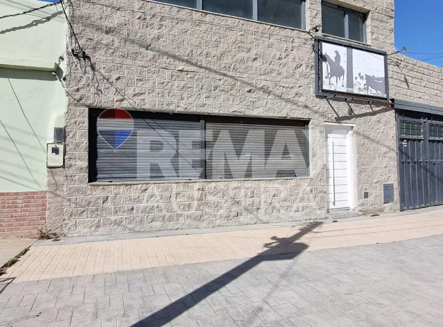 CASA MAS LOCAL COMERCIAL Y DEPOSITO 1