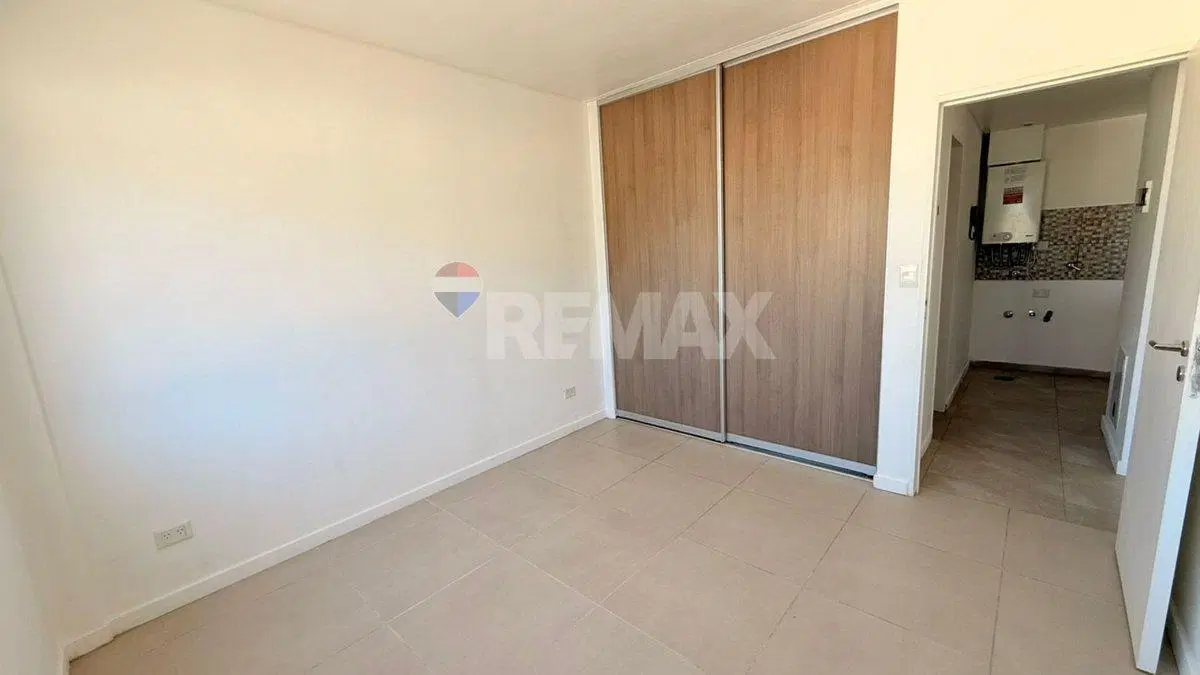 SE ALQUILA DPTO 1 DORMITORIO CENTRO 4