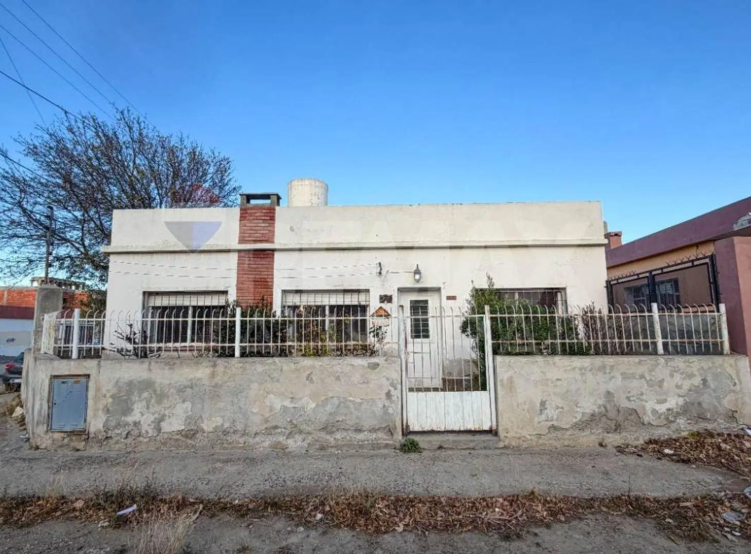 Casa en esquina. Barrio Pueyrredón, con Taller 2