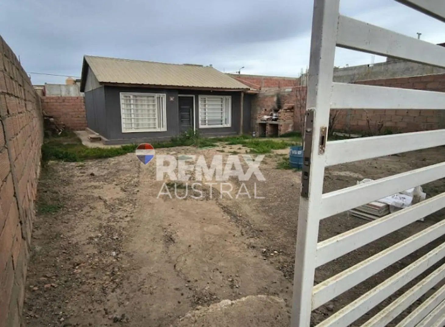 CASA EN VENTA B° LOS BRETES 4