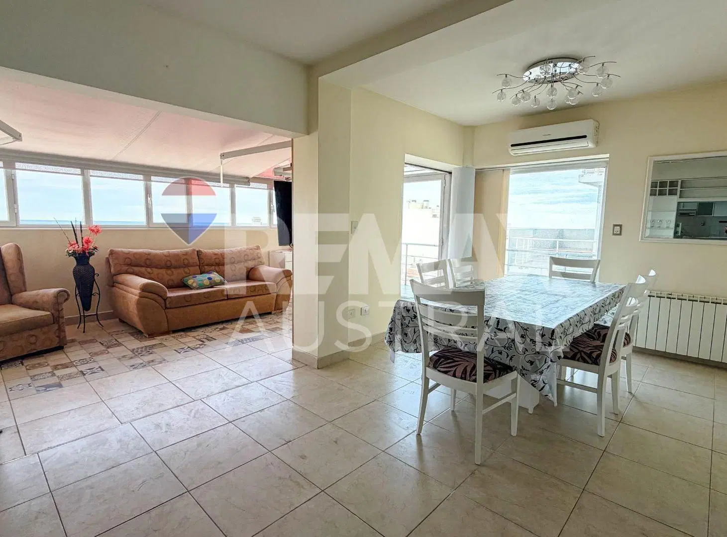 VENTA DEPARTAMENTO 2 DORM + 2 BAÑOS + COCHERA 8