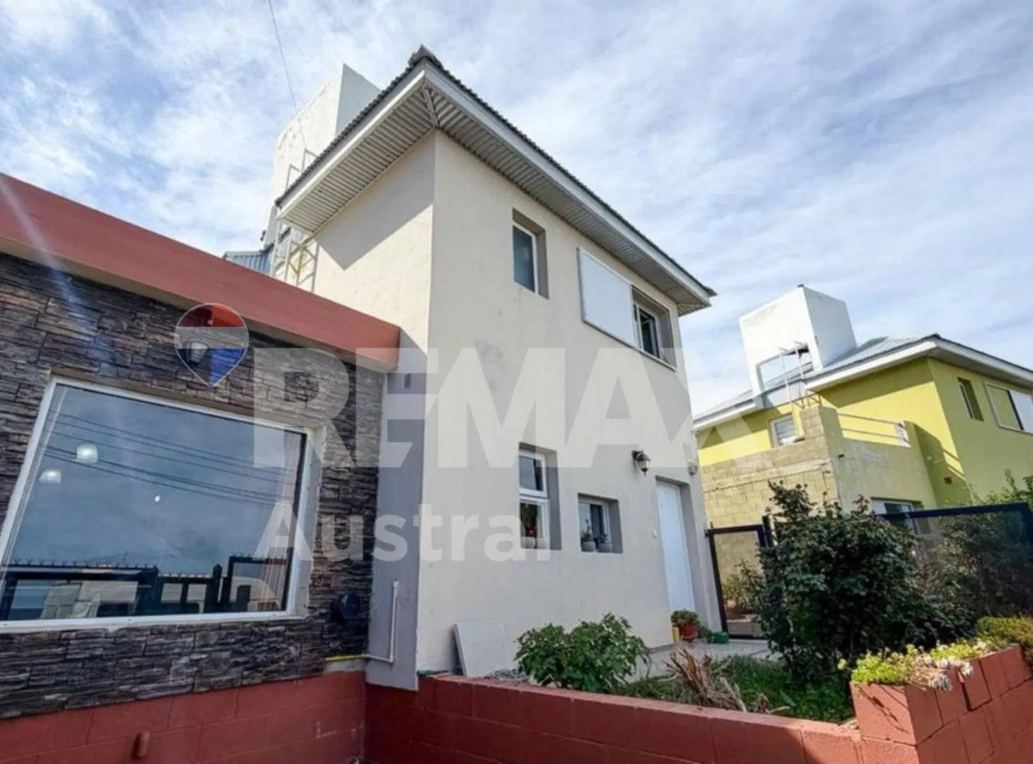 CASA 2 DORMITORIOS Y QUINCHO ZONA NORTE KM4 1
