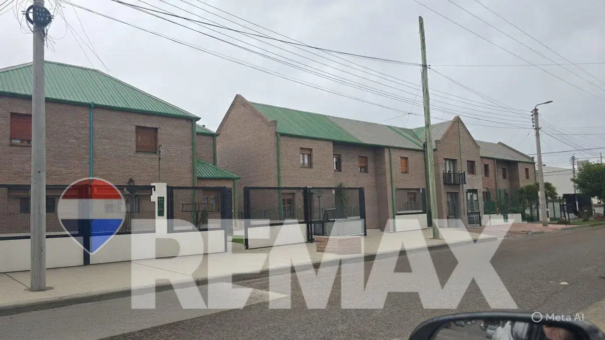 DUPLEX en Barrio Roca 3