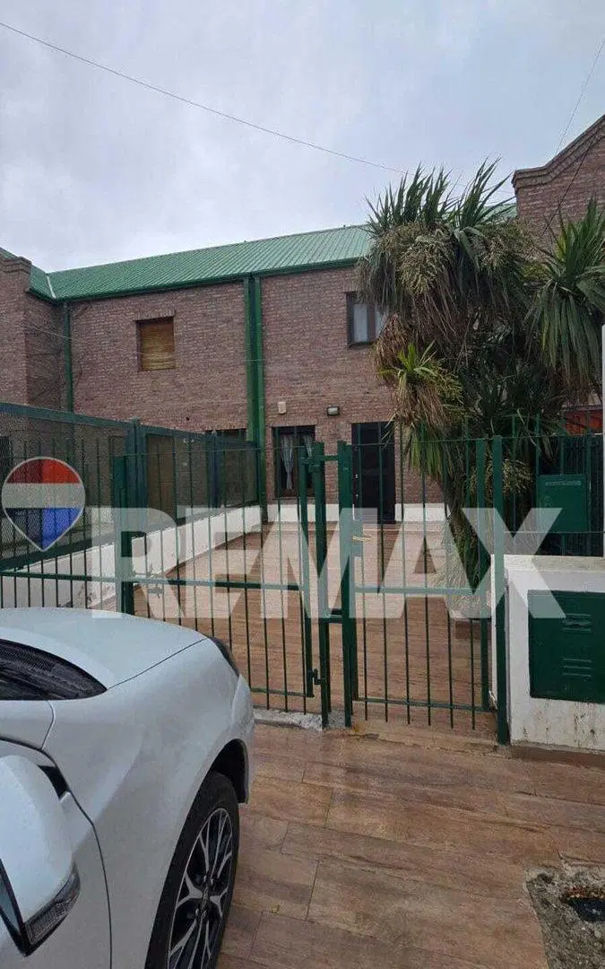DUPLEX en Barrio Roca 2