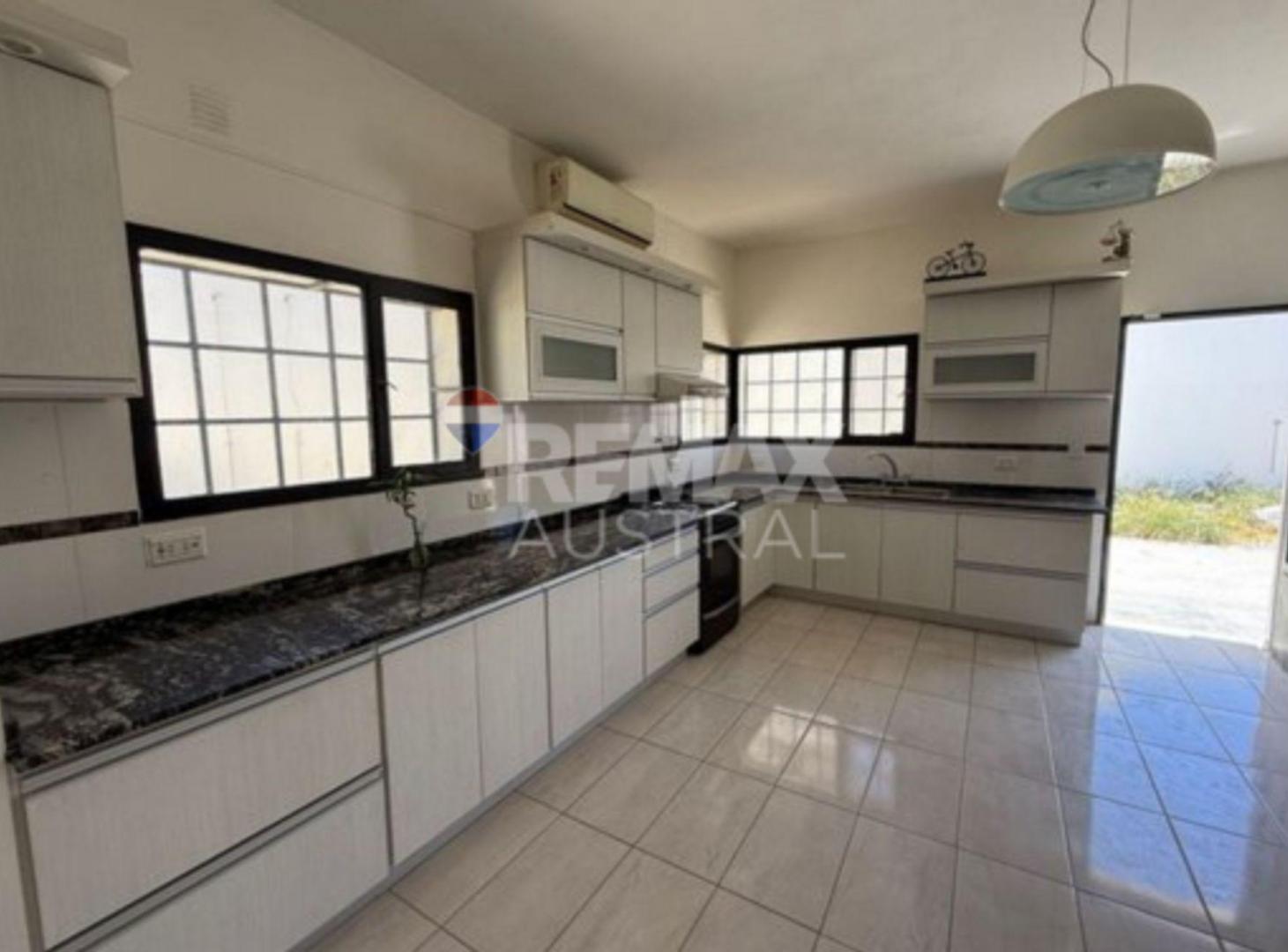 Foto de CASA 4 DORMITORIOS BARRIO PUEYRREDON, imagen 5